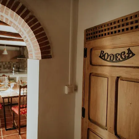 Casa De La Era, Grande, De Adobe, Con Patio Y Bodega Ferienhaus