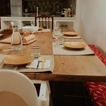 Casa De La Era, Grande, De Adobe, Con Patio Y Bodega Ferienhaus *