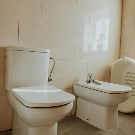 Casa De La Era, Grande, De Adobe, Con Patio Y Bodega Fontanil de Los Oteros