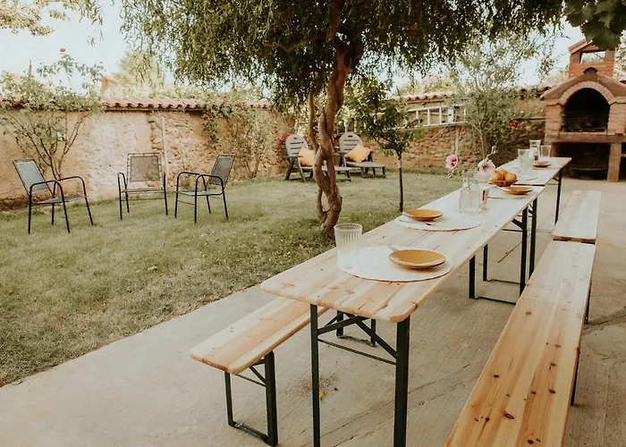 Casa De La Era, Grande, De Adobe, Con Patio Y Bodega *