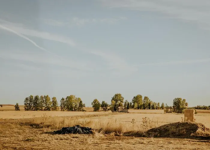 Casa De La Era, Grande, De Adobe, Con Patio Y Bodega *